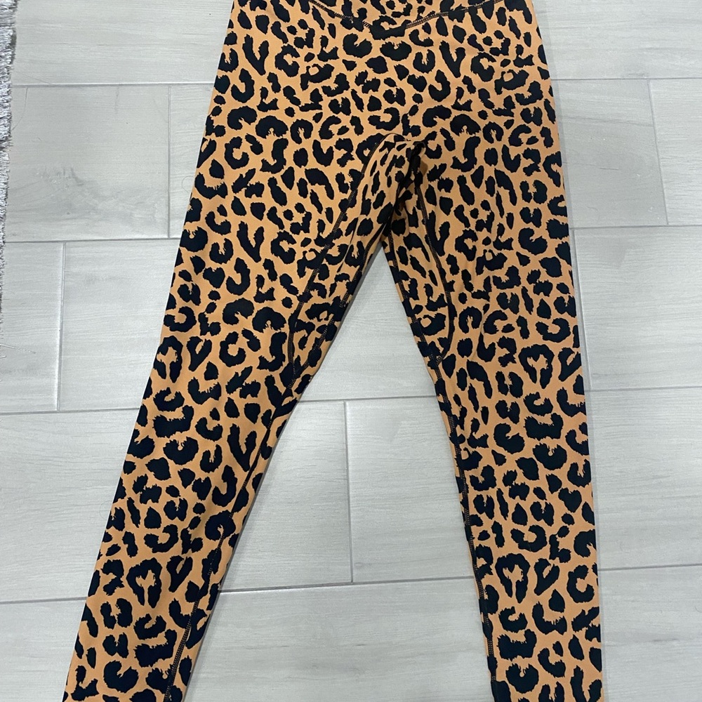 Balance athletica THE ASCEND PANT in king cheetah